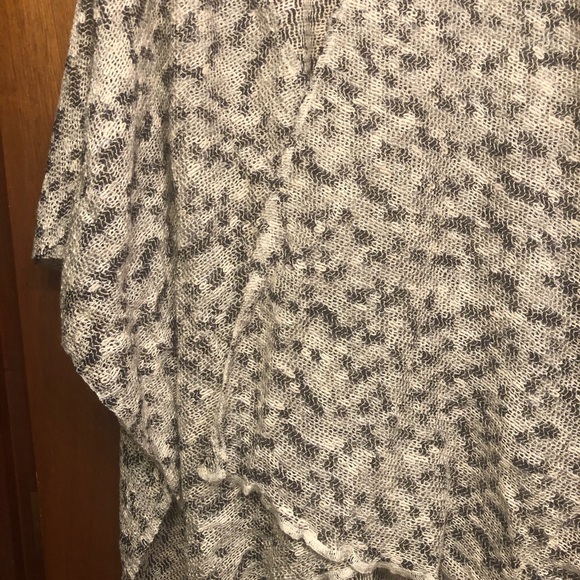 Poncho scarf made in Italy new condition - Picture 4 of 5